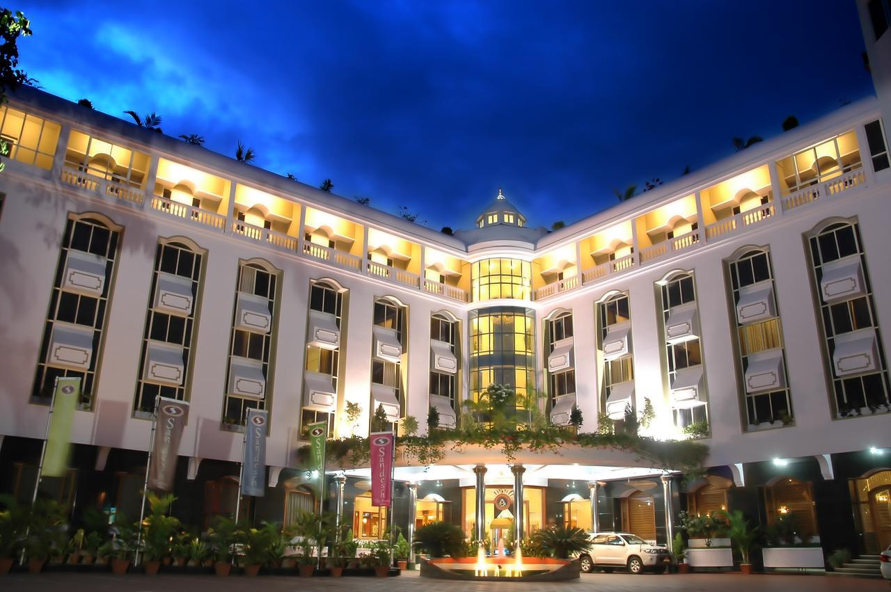 Hotel Sandesh The Prince Mysore Exterior foto